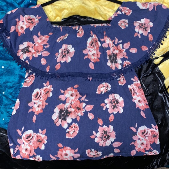 “Whoa, wait” off the shoulder blouse. - Picture 3 of 3